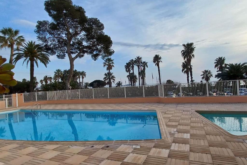 Vue Exceptionnelle-piscine